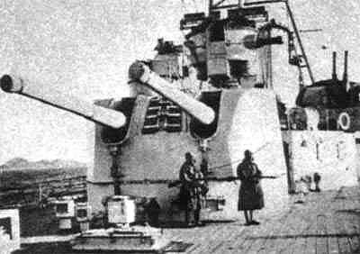 重慶號停泊在煙臺港